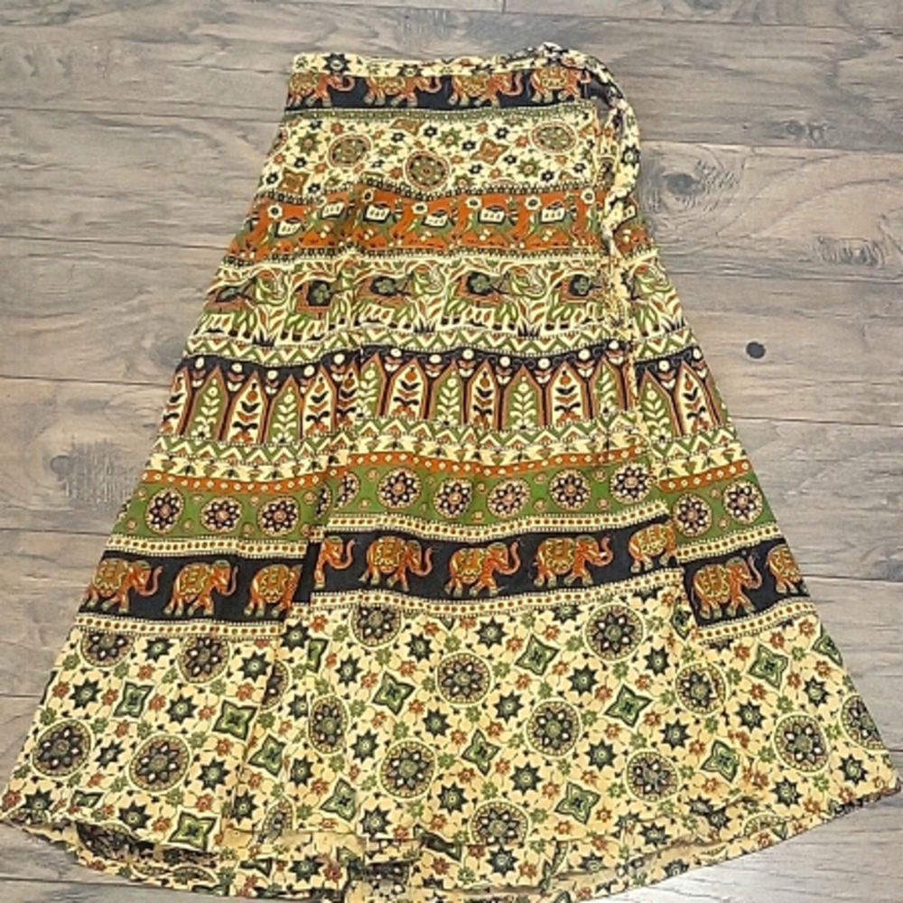 Women's  PRINT ON WRAP AROUND SKIRT Size S - L